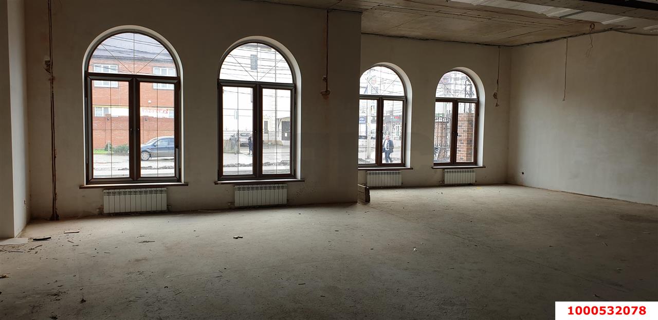 Фото №3: Офисное помещение 378&nbsp;м², 2/2&nbsp;эт. - Краснодар, Прикубанский внутригородской округ, Музыкальный, мкр. ЖК Светлый, ул. Московская, 144к1