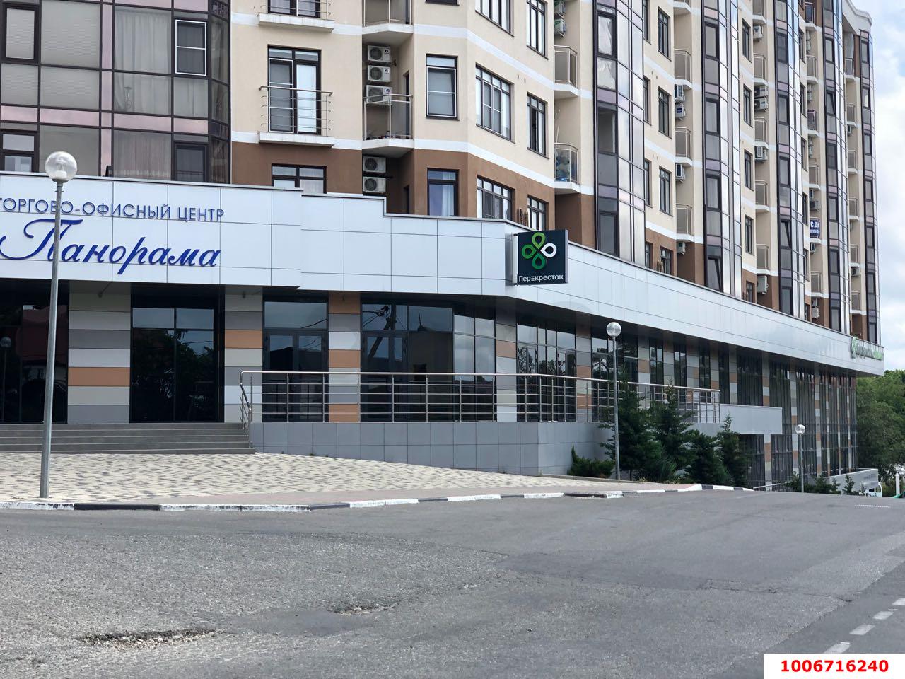 Фото №2: Торговое помещение 2000&nbsp;м², 1/2&nbsp;эт. - Геленджик, пр-кт Геленджикский, 10
