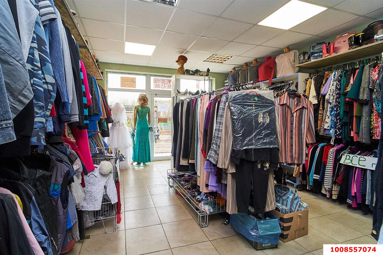 Фото №4: Торговое помещение 75&nbsp;м², 1/2&nbsp;эт. - Краснодар, Центральный внутригородской округ, мкр. Центральный, ул. имени Максима Горького, 150