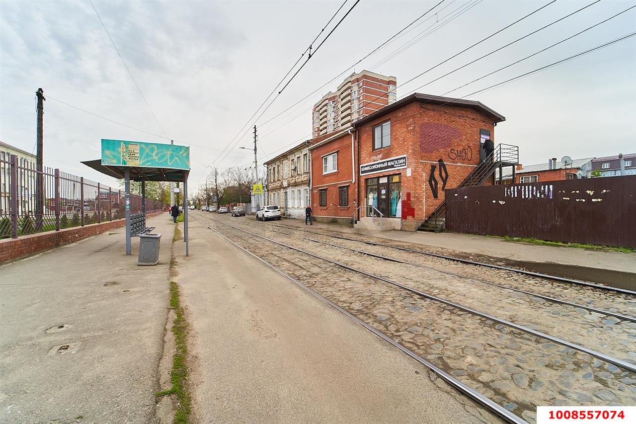 Фото №2: Торговое помещение 75&nbsp;м², 1/2&nbsp;эт. - Краснодар, Центральный внутригородской округ, мкр. Центральный, ул. имени Максима Горького, 150