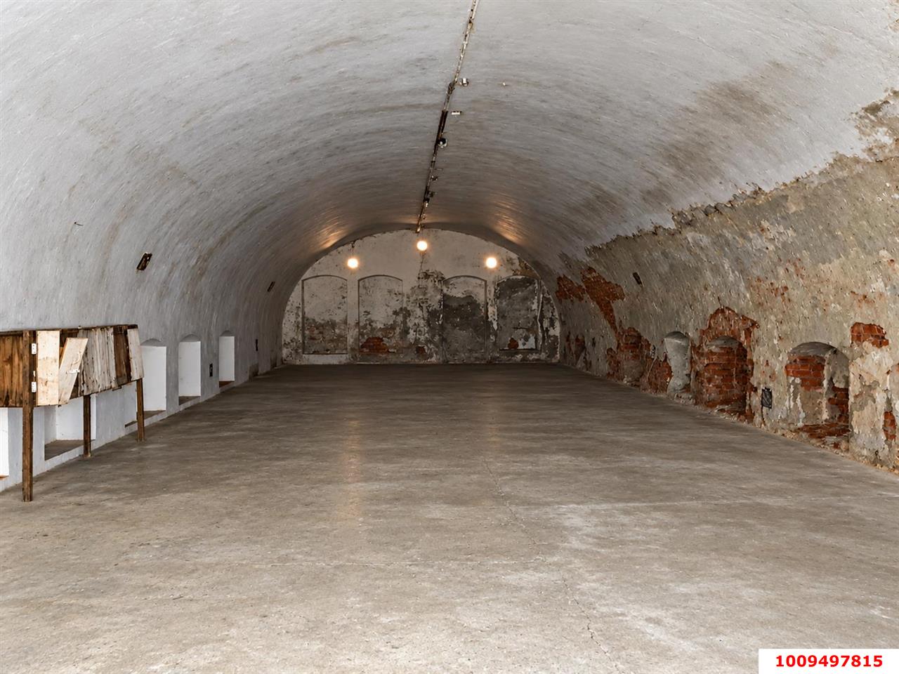 Фото №6: Отдельное здание 1857&nbsp;м², 1/3&nbsp;эт. - Новокубанск, ул. Суворова, 20кв1