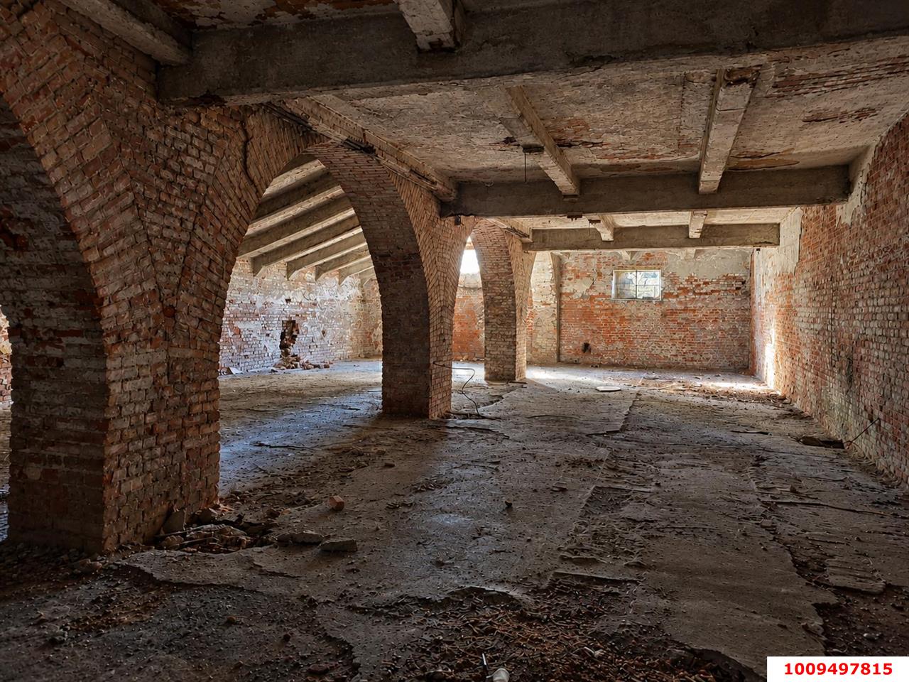 Фото №4: Отдельное здание 1857&nbsp;м², 1/3&nbsp;эт. - Новокубанск, ул. Суворова, 20кв1