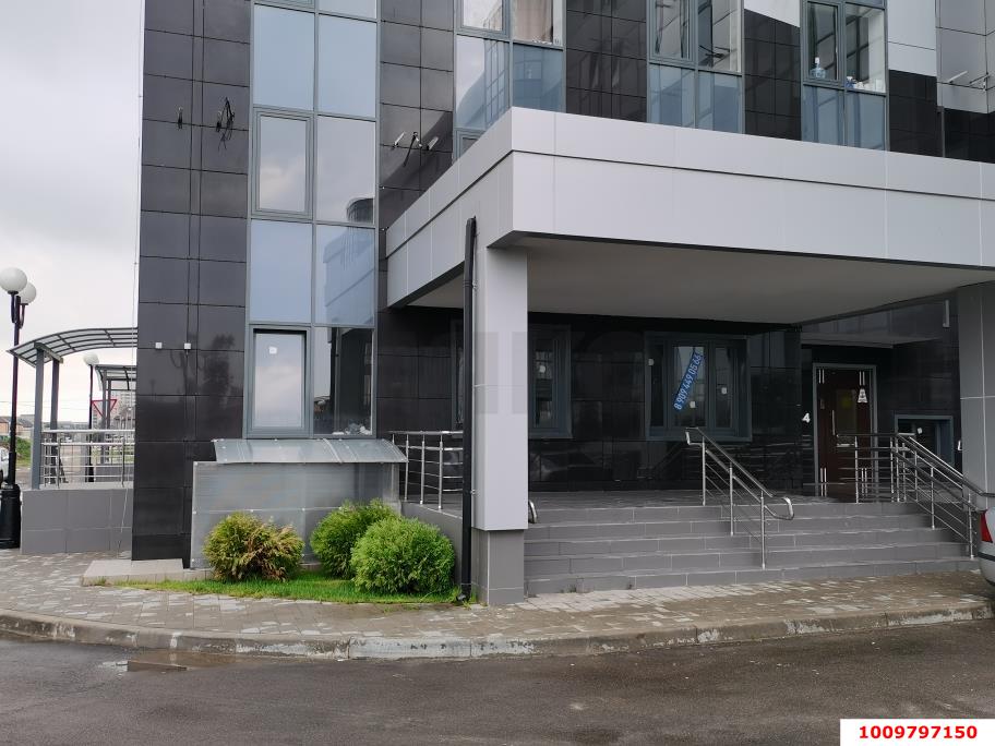 Фото №4: Торговое помещение 52&nbsp;м², 1/5&nbsp;эт. - Краснодар, Карасунский внутригородской округ, ж/м Пашковский, ул. Леонида Лаврова, 4