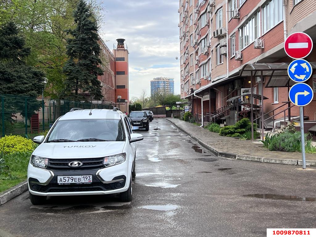 Фото №1: Торговое помещение 430&nbsp;м², 1/15&nbsp;эт. - Краснодар, Центральный внутригородской округ, мкр. Завод Измерительных Приборов, ул. Зиповская, 4/4