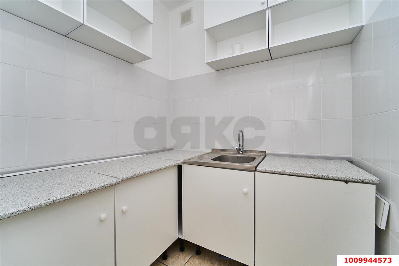 Фото №7: Торговое помещение 62&nbsp;м², 1/7&nbsp;эт. - Яблоновский, ул. Гагарина, 135