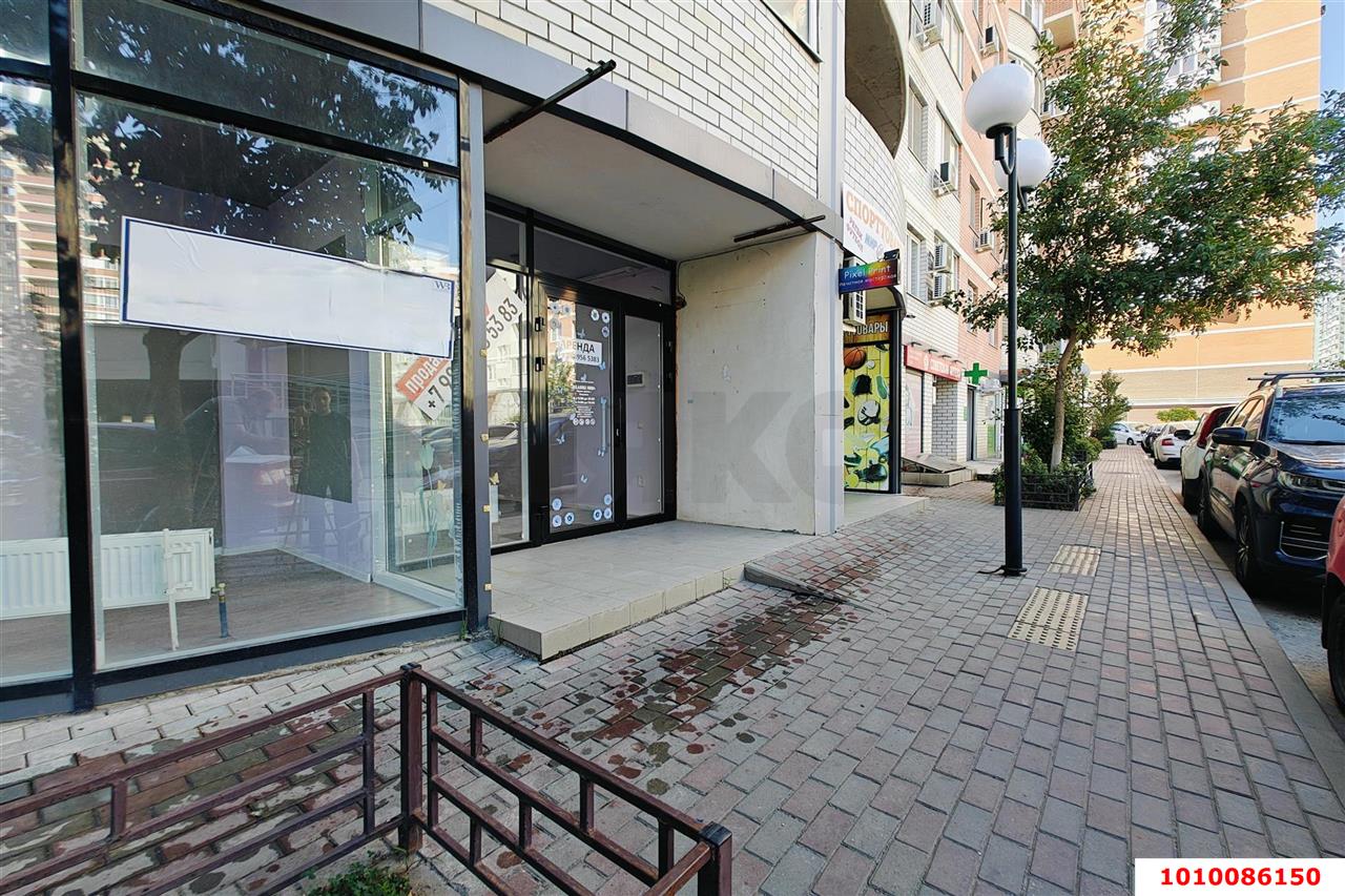 Фото №1: Торговое помещение 100&nbsp;м², 1/9&nbsp;эт. - Краснодар, Прикубанский внутригородской округ, Россинского, мкр. жилой комплекс Инсити, ул. Командорская, 5/3
