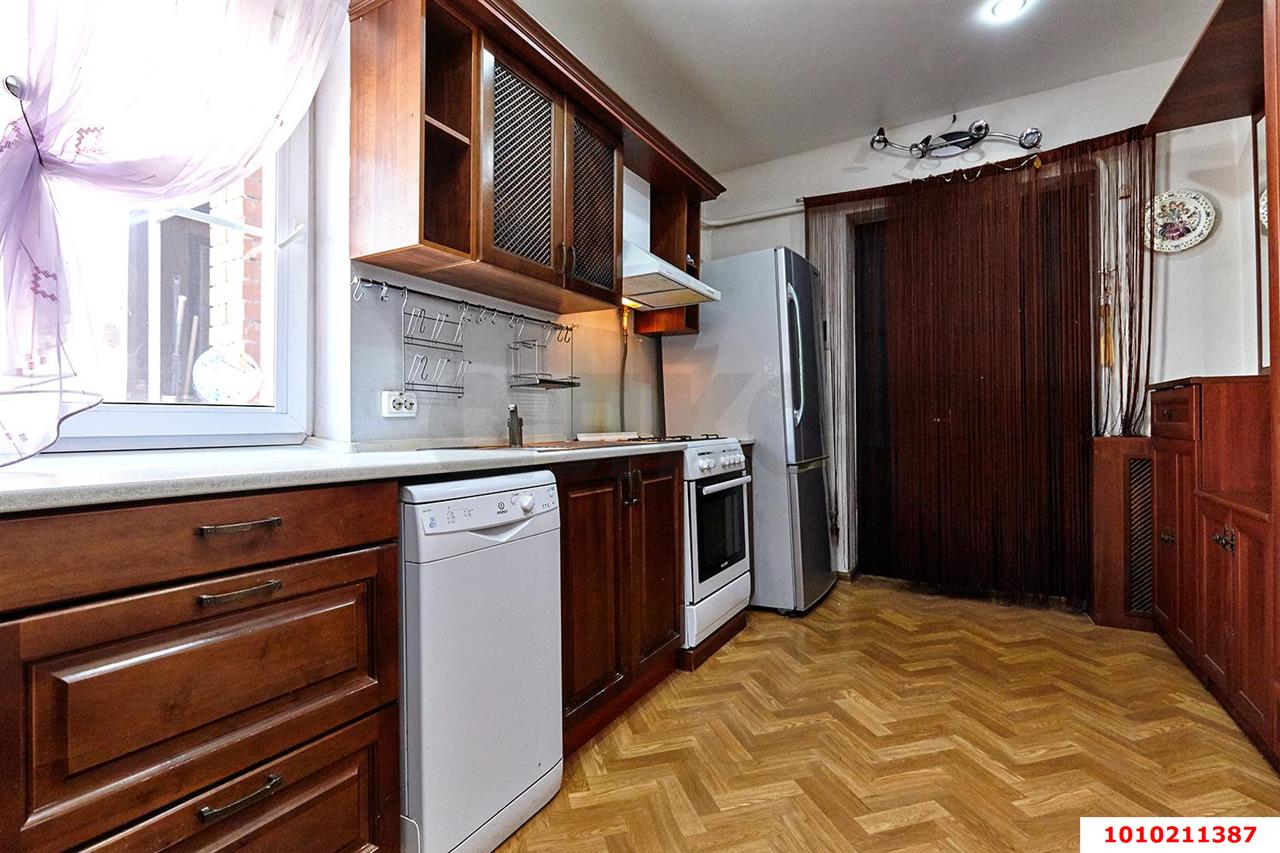 Фото №6: Дом 200&nbsp;м² + 4.4&nbsp;сот., 1&nbsp;эт. - Краснодар, Западный внутригородской округ, мкр. Фестивальный, ул. Воровского, 153
