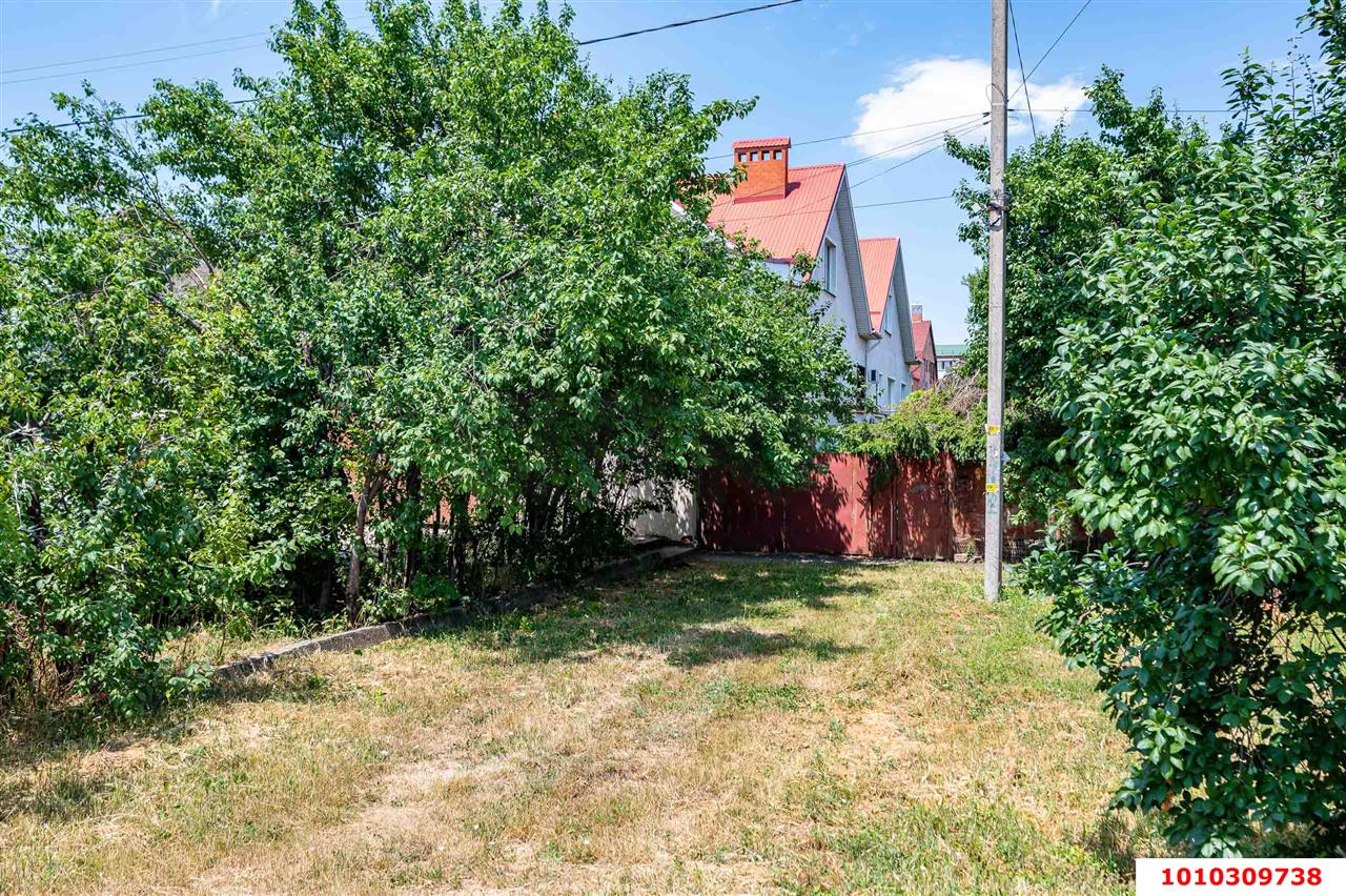 Фото №1: Дом 818&nbsp;м² + 5.91&nbsp;сот., 2&nbsp;эт. - Краснодар, Прикубанский внутригородской округ, мкр. Славянский, ул. имени Панфилова, 15