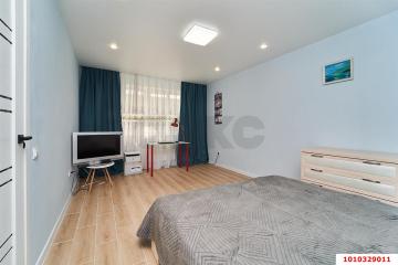 Фото №1: 1-комнатная квартира 32 м², 3/9 эт. - Краснодар, мкр. Центральный, ул. Мира, 37