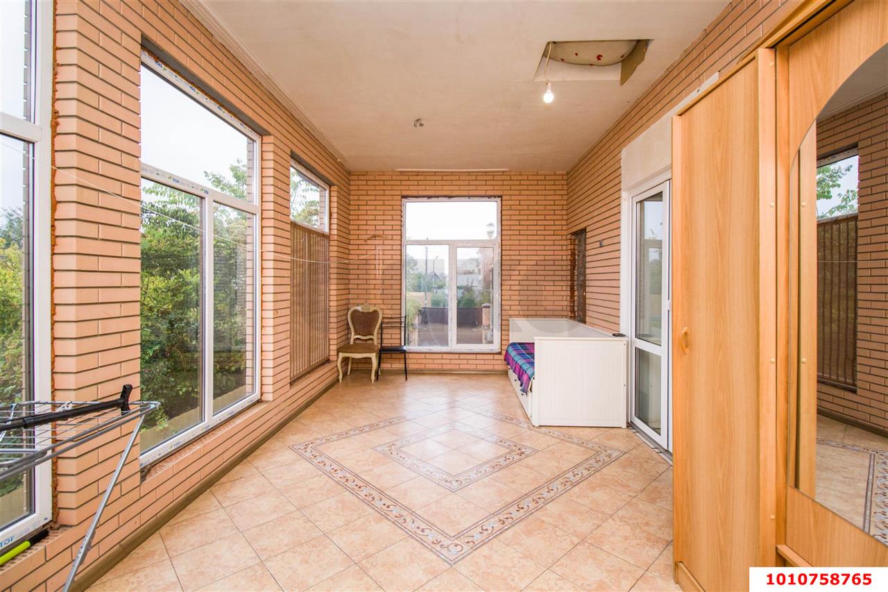 Фото №5: Дом 280&nbsp;м² + 8&nbsp;сот., 1&nbsp;эт. - Краснодар, Прикубанский внутригородской округ, мкр. Плодородный-2, ул. Романовская, 33