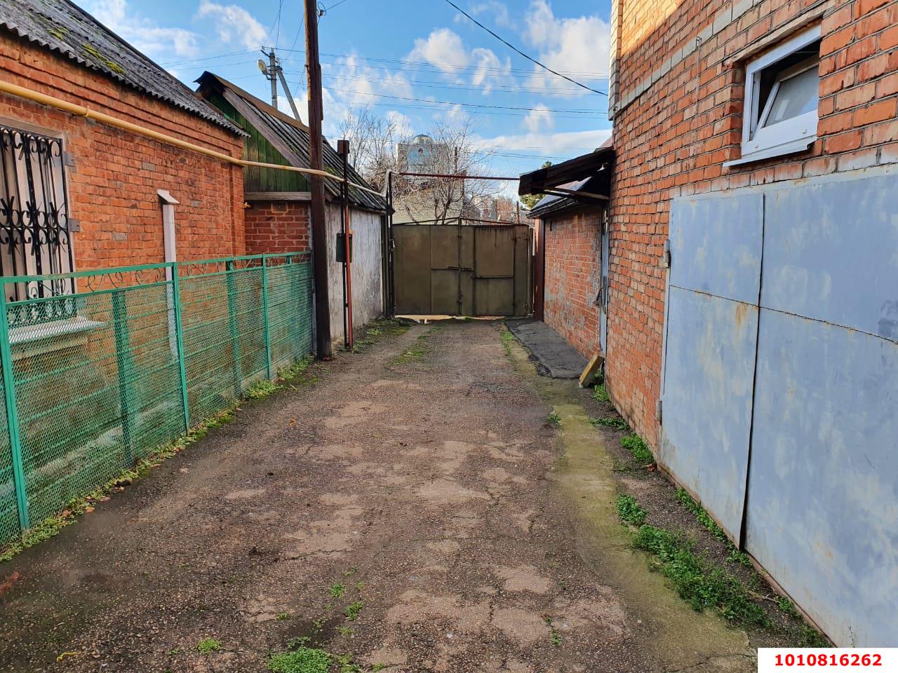 Фото №1: Часть дома 42&nbsp;м² + 2.3&nbsp;сот., 1&nbsp;эт. - Краснодар, Западный внутригородской округ, мкр. Центральный, ул. Длинная, 17