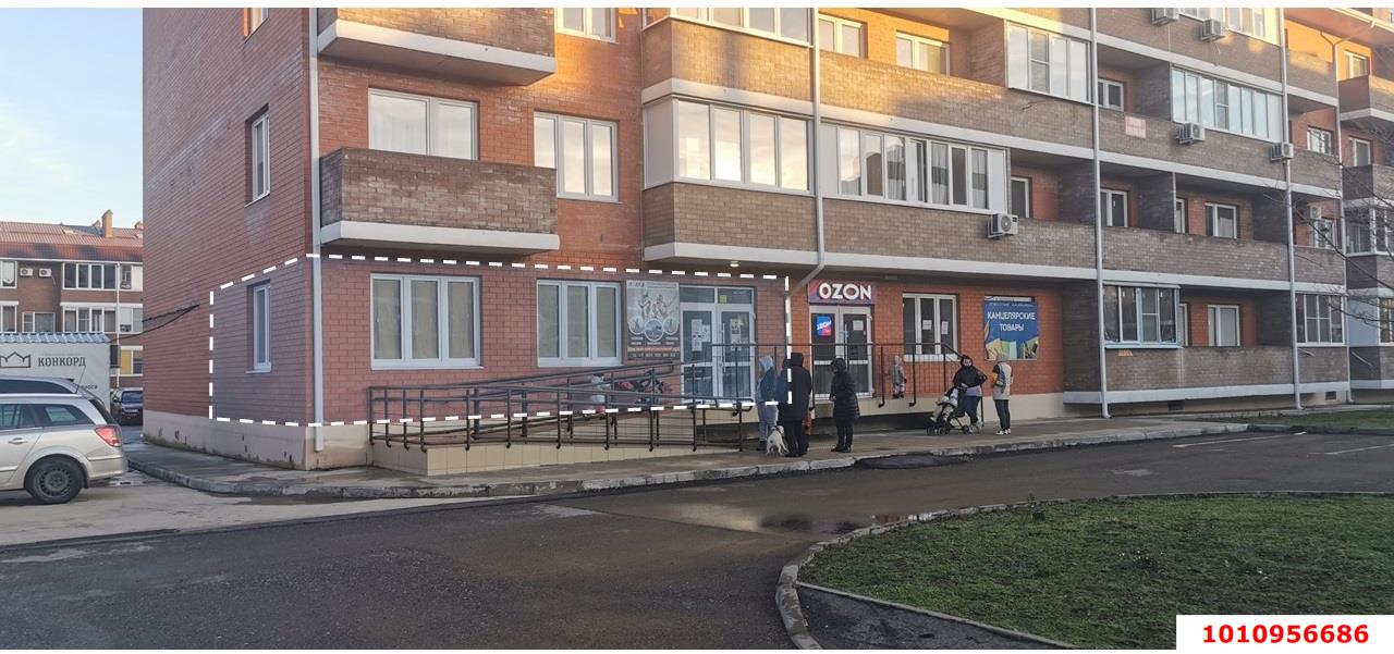 Фото №1: Торговое помещение 56&nbsp;м², 1/3&nbsp;эт. - Краснодар, Прикубанский внутригородской округ, мкр. ЖК Британия-2, ул. Генерала Петрова, 43/2