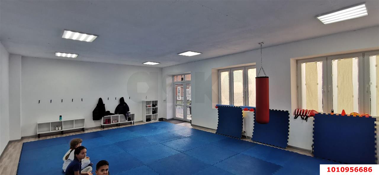 Фото №5: Торговое помещение 56&nbsp;м², 1/3&nbsp;эт. - Краснодар, Прикубанский внутригородской округ, мкр. ЖК Британия-2, ул. Генерала Петрова, 43/2
