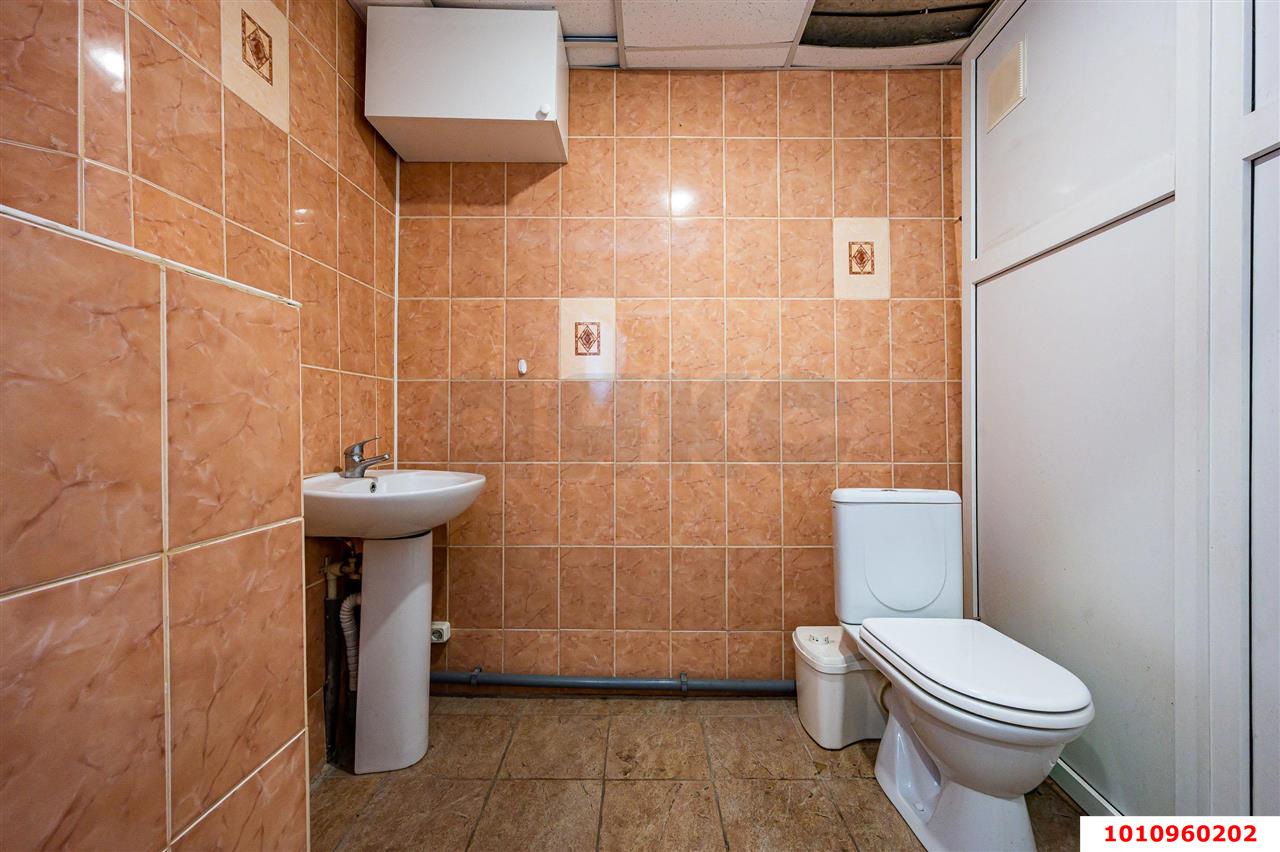 Фото №13: Отдельное здание 230&nbsp;м², 4&nbsp;эт. - Краснодар, Карасунский внутригородской округ, мкр. Гидростроителей, ул. имени Дмитрия Благоева, 24