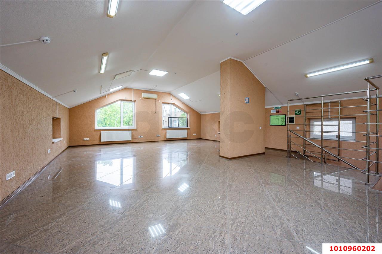 Фото №11: Отдельное здание 230&nbsp;м², 4&nbsp;эт. - Краснодар, Карасунский внутригородской округ, мкр. Гидростроителей, ул. имени Дмитрия Благоева, 24