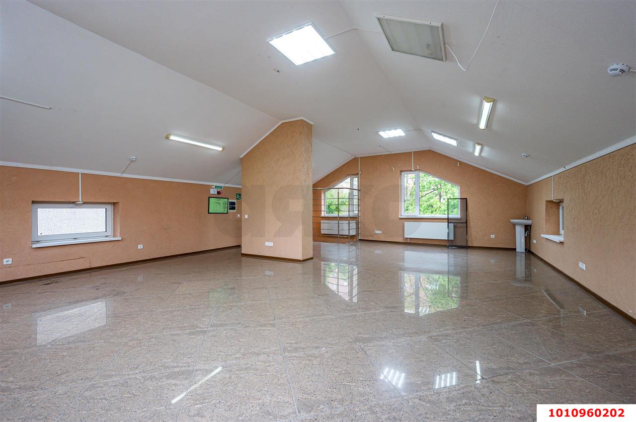 Фото №9: Отдельное здание 230&nbsp;м², 4&nbsp;эт. - Краснодар, Карасунский внутригородской округ, мкр. Гидростроителей, ул. имени Дмитрия Благоева, 24