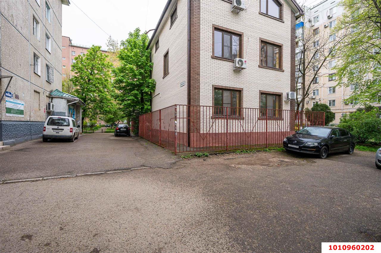 Фото №14: Отдельное здание 230&nbsp;м², 4&nbsp;эт. - Краснодар, Карасунский внутригородской округ, мкр. Гидростроителей, ул. имени Дмитрия Благоева, 24