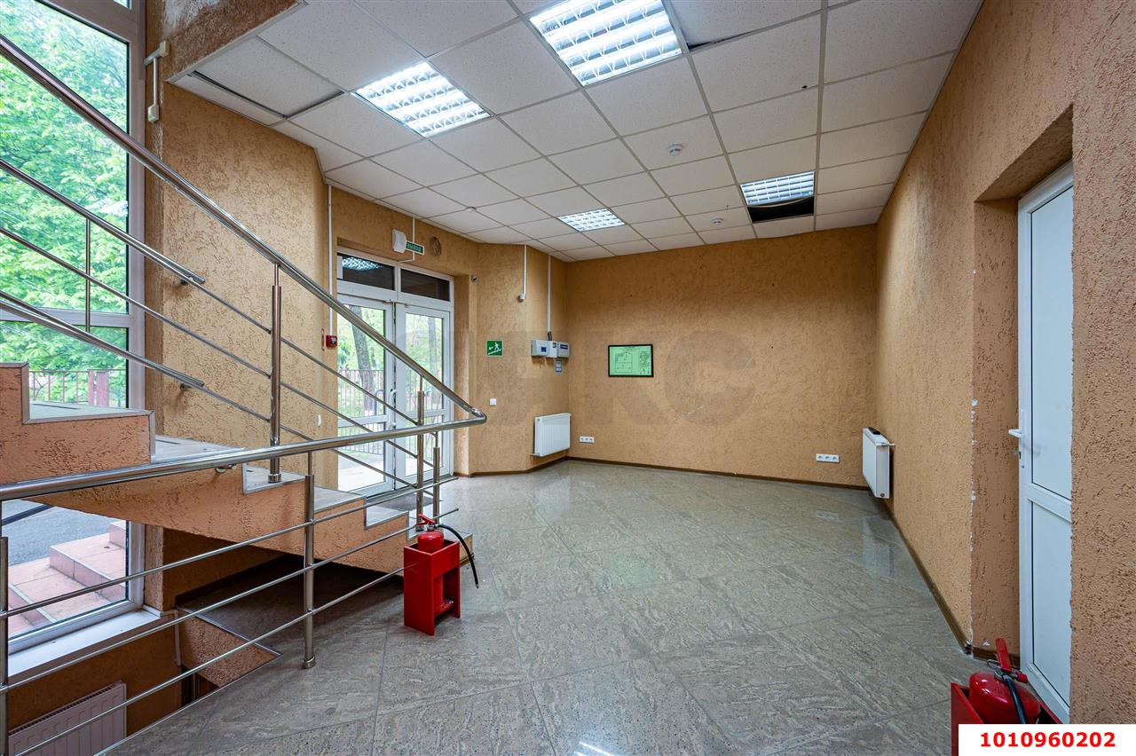 Фото №10: Отдельное здание 230&nbsp;м², 4&nbsp;эт. - Краснодар, Карасунский внутригородской округ, мкр. Гидростроителей, ул. имени Дмитрия Благоева, 24