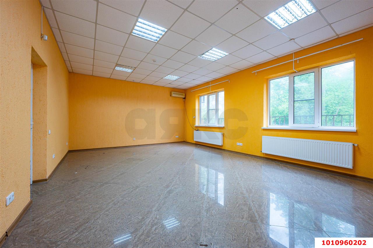 Фото №2: Отдельное здание 230&nbsp;м², 4&nbsp;эт. - Краснодар, Карасунский внутригородской округ, мкр. Гидростроителей, ул. имени Дмитрия Благоева, 24
