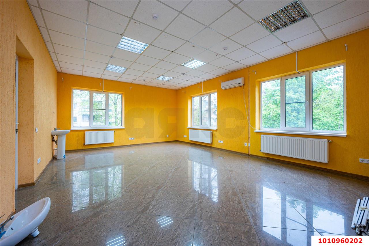 Фото №4: Отдельное здание 230&nbsp;м², 4&nbsp;эт. - Краснодар, Карасунский внутригородской округ, мкр. Гидростроителей, ул. имени Дмитрия Благоева, 24