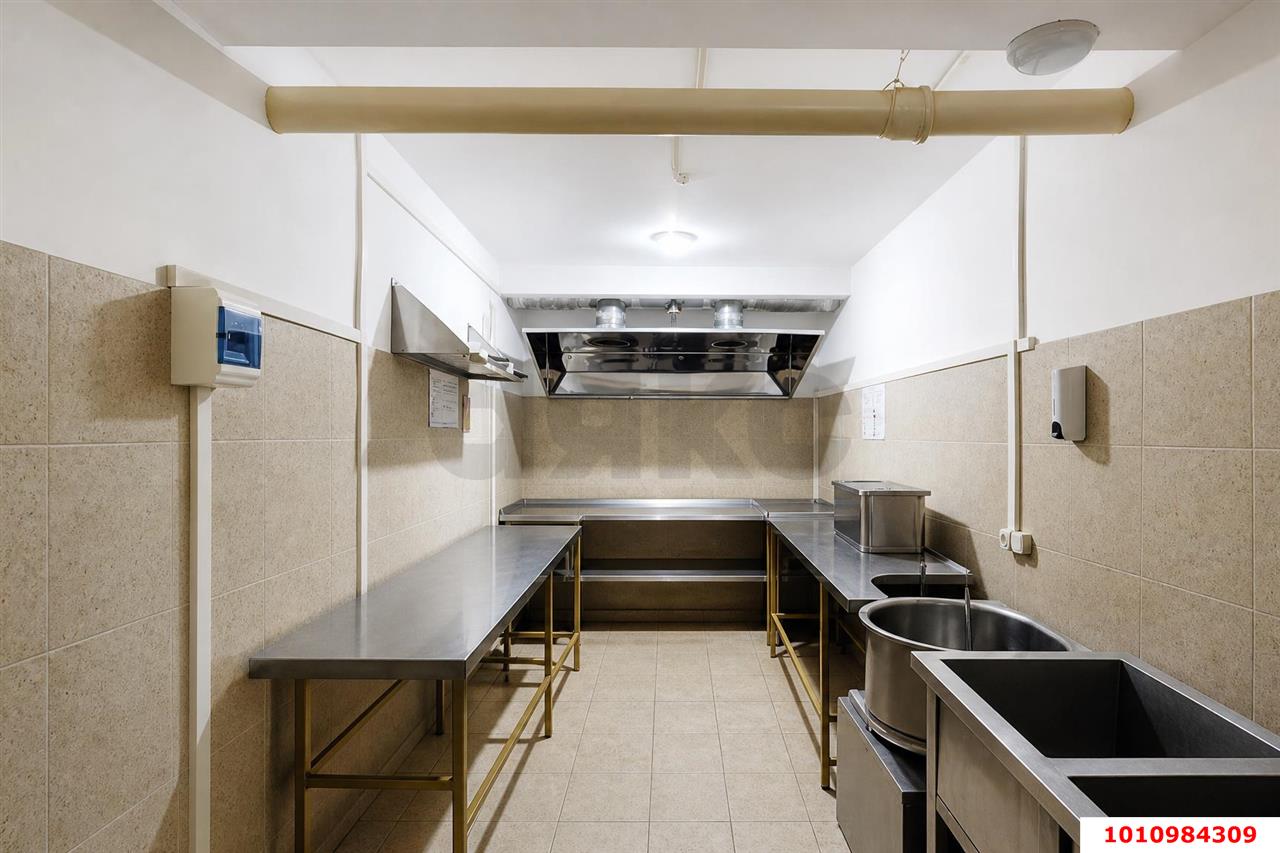Фото №5: Торговое помещение 932&nbsp;м², 5&nbsp;эт. - Краснодар, Прикубанский внутригородской округ, мкр. Фестивальный, ул. Яна Полуяна, 50