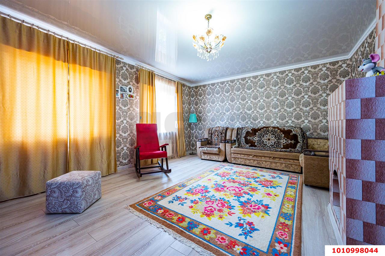 Фото №1: Дом 124&nbsp;м² + 6&nbsp;сот., 2&nbsp;эт. - Ленина, Карасунский внутригородской округ, снт Радуга, ул. Песочная, 206