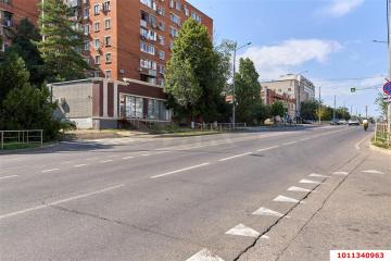 Фото №1: Торговое помещение 99 м², 1/9 эт. - Краснодар, мкр. Краевая Клиническая Больница, ул. Восточно-Кругликовская, 47/2
