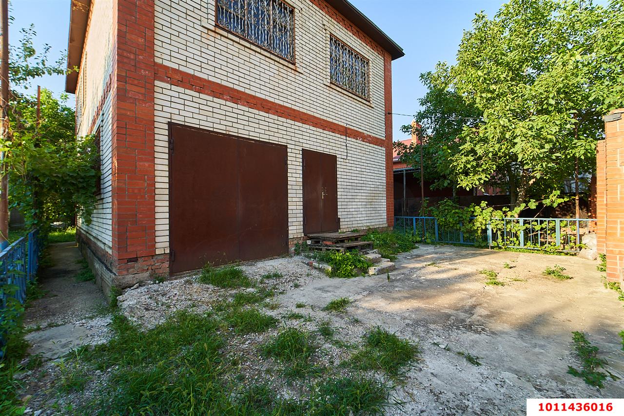 Фото №2: Дом 238&nbsp;м² + 4.14&nbsp;сот., 2&nbsp;эт. - Краснодар, Прикубанский внутригородской округ, Калинино, мкр. Завод Радиоизмерительных Приборов, ул. Корчагинцев, 7