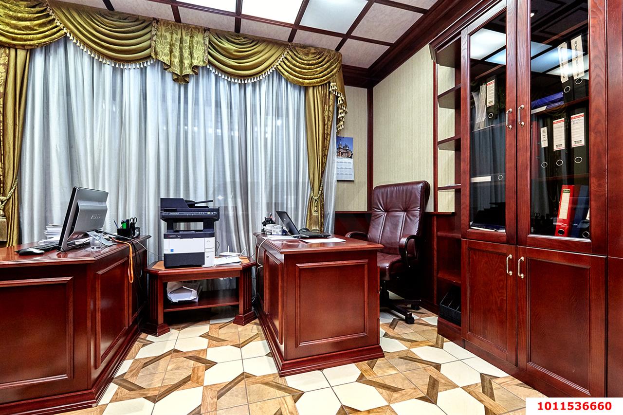 Фото №6: Офисное помещение 200&nbsp;м², 1/12&nbsp;эт. - Краснодар, Западный внутригородской округ, мкр. Центральный, ул. имени Пушкина, 4А