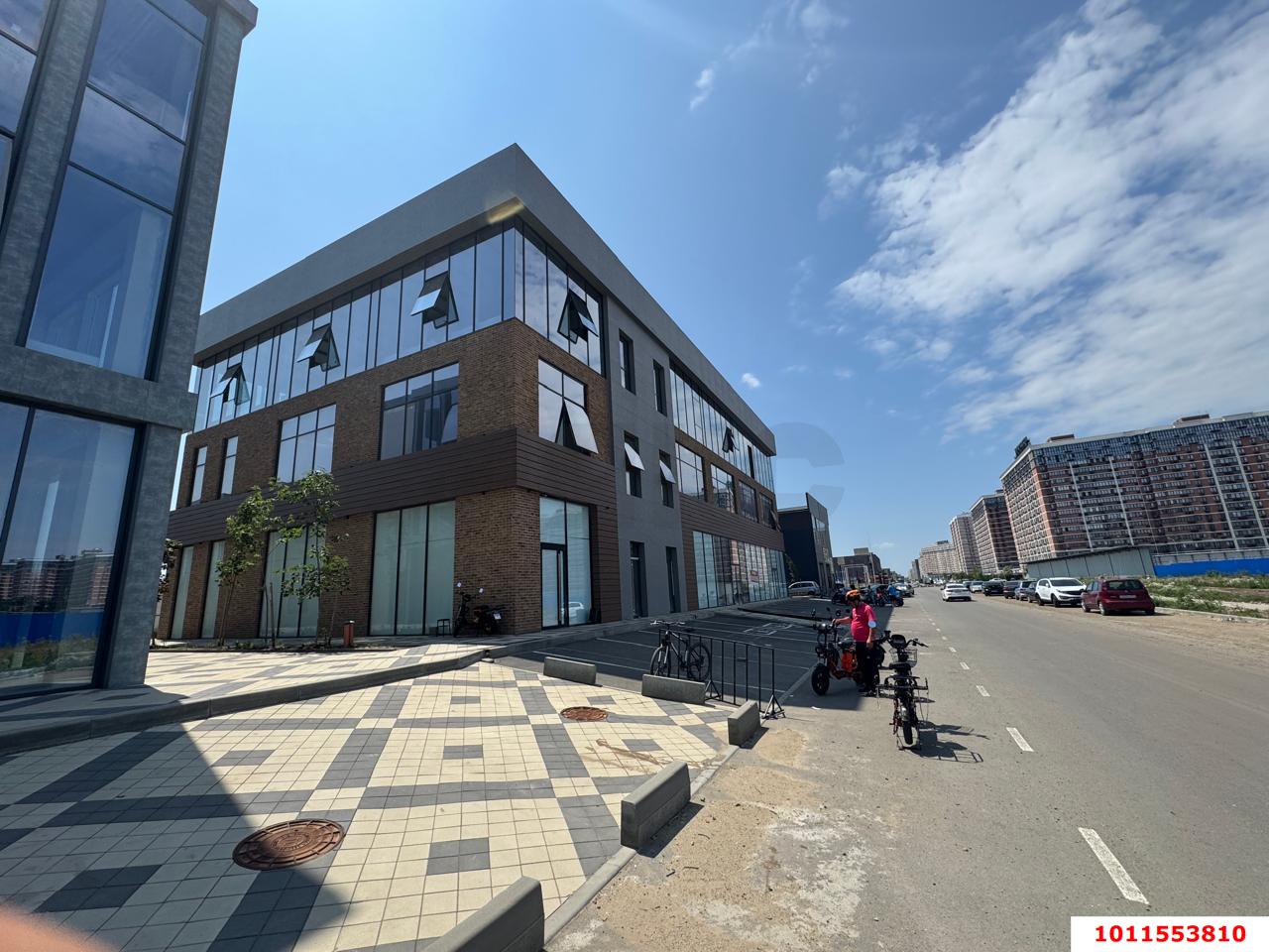 Фото №4: Отдельное здание 933&nbsp;м², 1/3&nbsp;эт. - Краснодар, мкр. Прикубанский внутригородской округ, ул. Дмитрия Есаулко