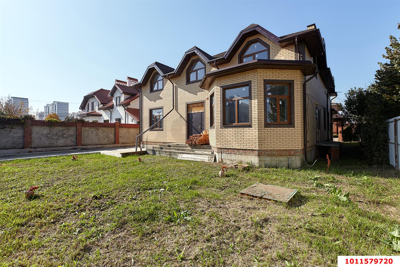 Фото №2: Дом 345&nbsp;м² + 8&nbsp;сот., 2&nbsp;эт. - Краснодар, Прикубанский внутригородской округ, Завод Радиоизмерительных Приборов, мкр. Ростовское Шоссе, пер. Арбатский, 3