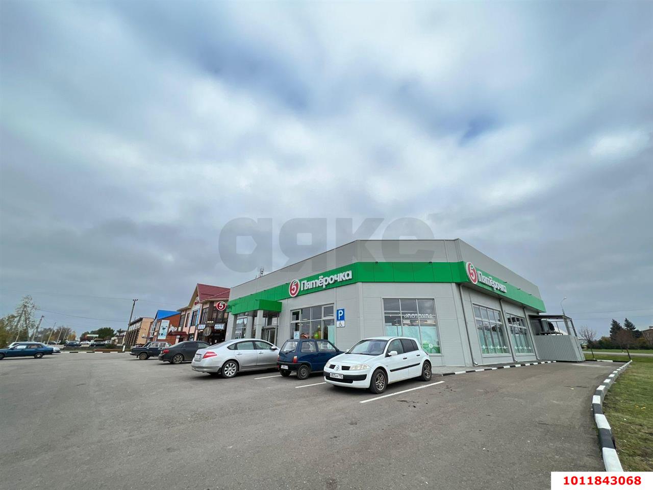 Фото №3: Торговое помещение 253&nbsp;м², 1/1&nbsp;эт. - Стародеревянковская, ул. Красная, 141