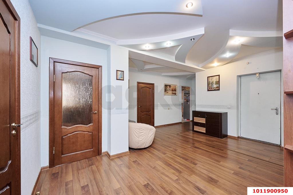 Фото №3: 3-комнатная квартира 110&nbsp;м², 7/10&nbsp;эт. - Краснодар, Прикубанский внутригородской округ, мкр. Краевая Клиническая Больница, ул. Черкасская, 53