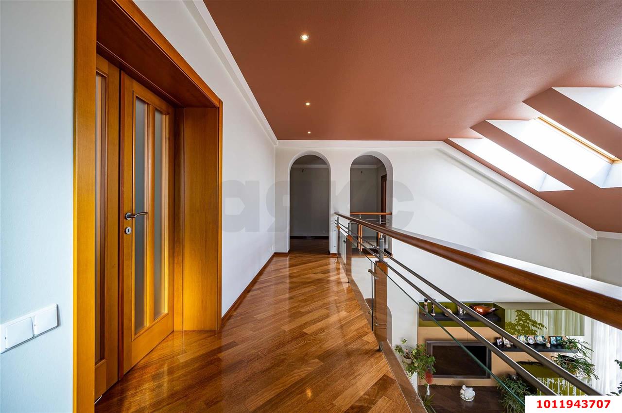 Фото №6: Дом 409&nbsp;м² + 4&nbsp;сот., 2&nbsp;эт. - Краснодар, Центральный внутригородской округ, мкр. Дубинка, ул. 9 Января, 98