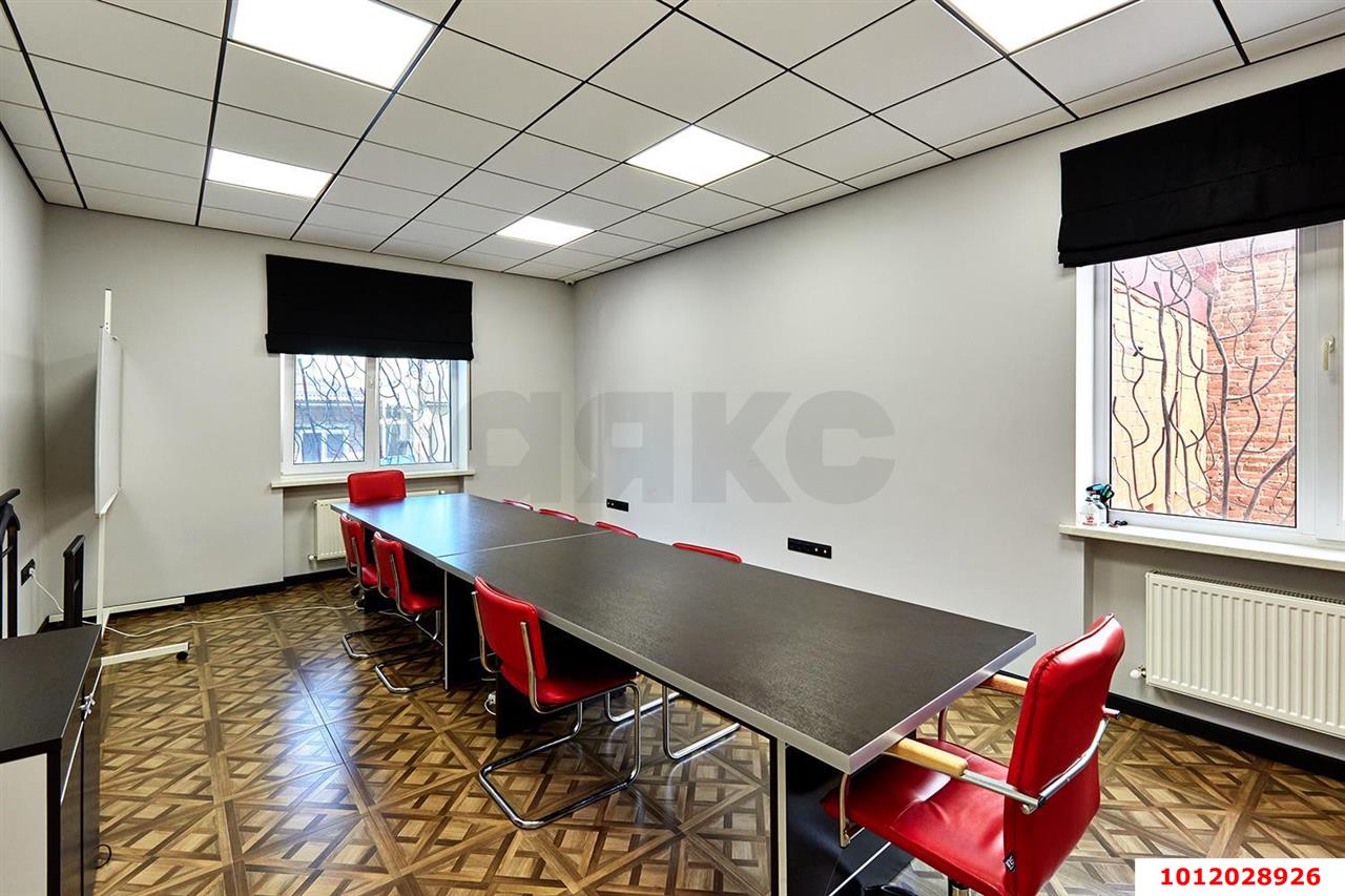 Фото №6: Отдельное здание 505&nbsp;м², 1/3&nbsp;эт. - Краснодар, Западный внутригородской округ, мкр. Центральный, ул. Чапаева, 14