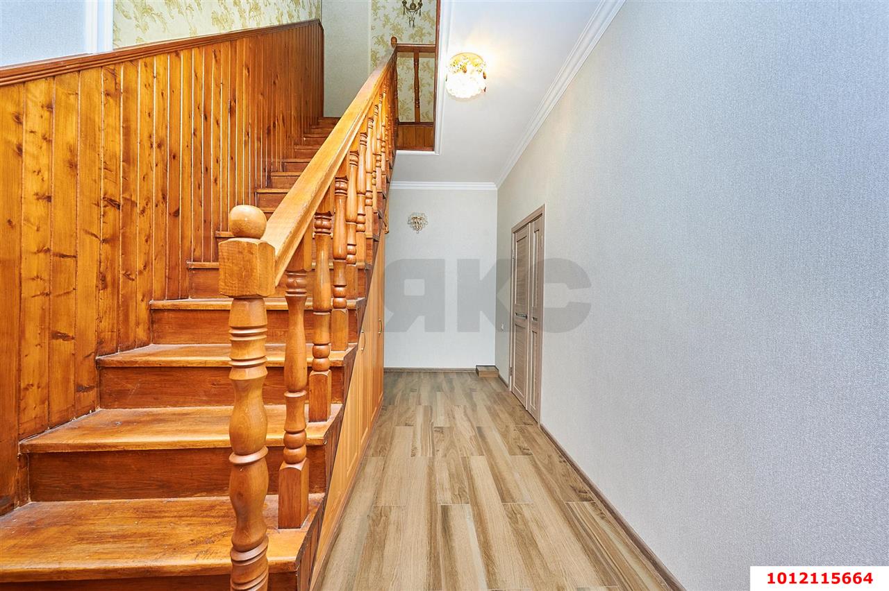 Фото №15: Дом 192&nbsp;м² + 3&nbsp;сот., 3&nbsp;эт. - Краснодар, Прикубанский внутригородской округ, Калинино, мкр. Завод Радиоизмерительных Приборов, б-р Строителей, 131