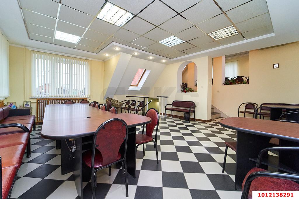 Фото №2: Дом 220&nbsp;м² + 8.43&nbsp;сот., 2&nbsp;эт. - Краснодар, Западный внутригородской округ, мкр. Центральный, ул. Калининградская