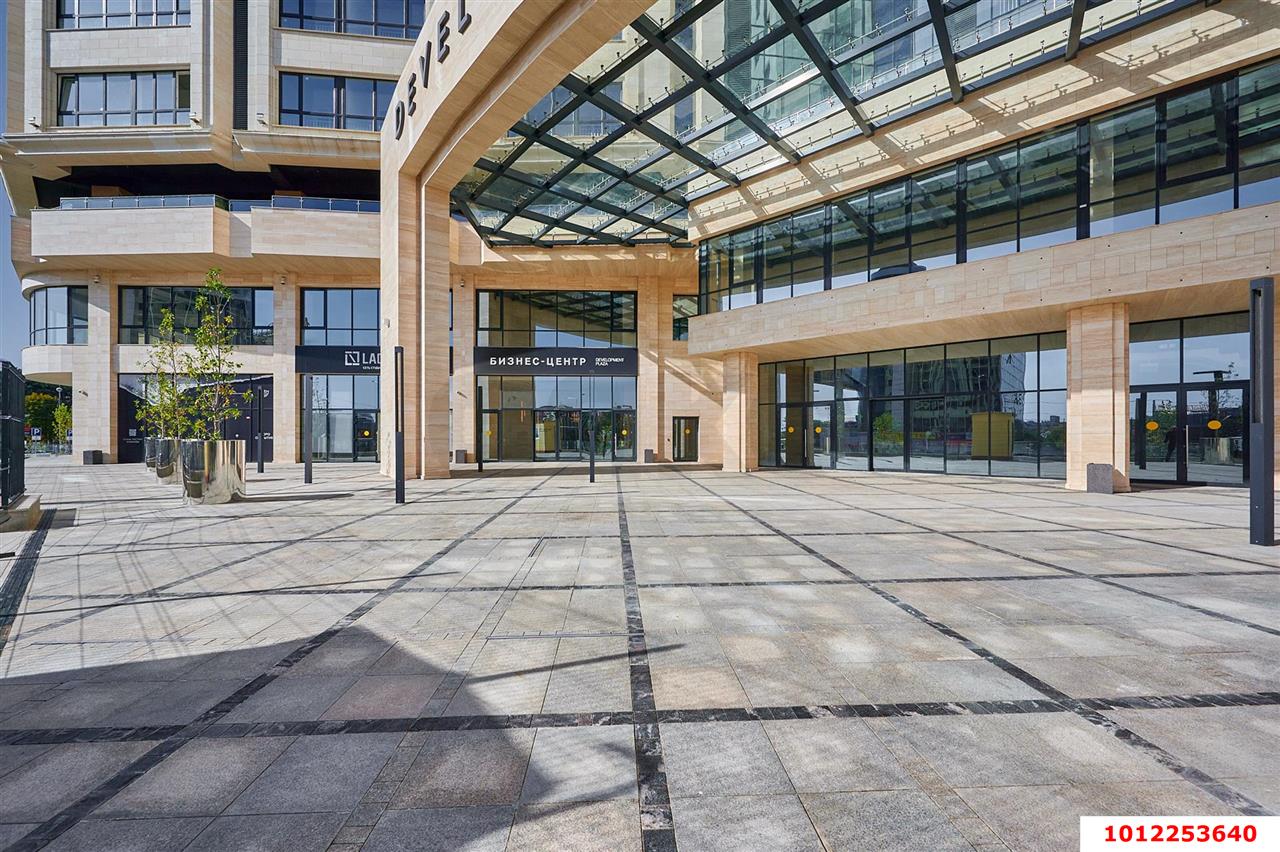 Фото №38: 1-комнатная квартира 72&nbsp;м², 3/15&nbsp;эт. - Краснодар, Прикубанский внутригородской округ, Завод Измерительных Приборов, мкр. ЖК Девелопмент Плаза, ул. имени 40-летия Победы, 33Г