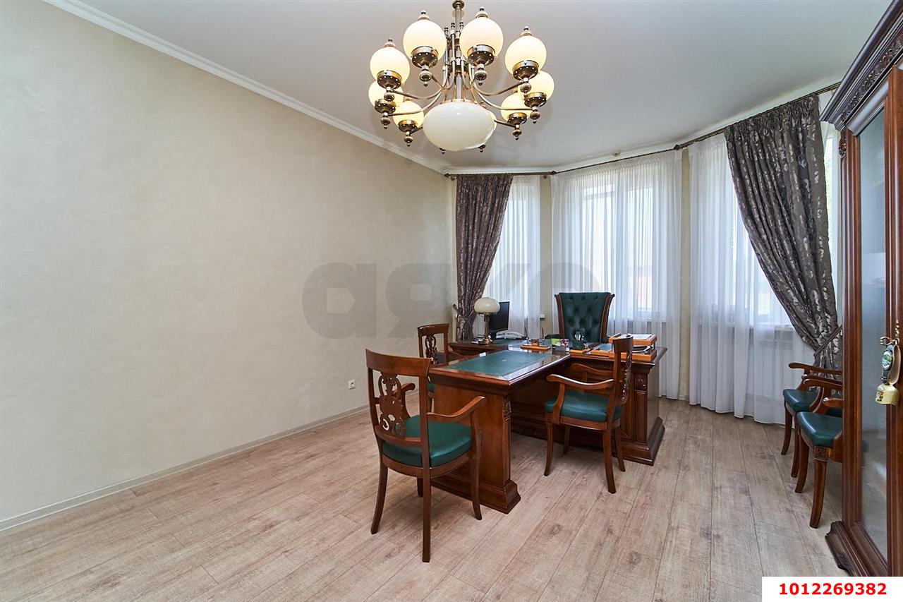 Фото №13: Дом 270&nbsp;м² + 5&nbsp;сот., 3&nbsp;эт. - Краснодар, Западный внутригородской округ, Горогороды, мкр. Центральный, ул. Затонная