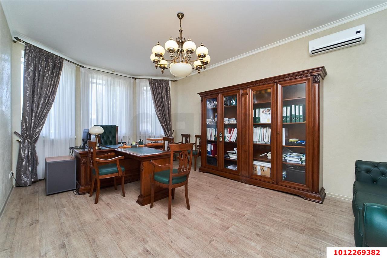 Фото №9: Дом 270&nbsp;м² + 5&nbsp;сот., 3&nbsp;эт. - Краснодар, Западный внутригородской округ, Горогороды, мкр. Центральный, ул. Затонная