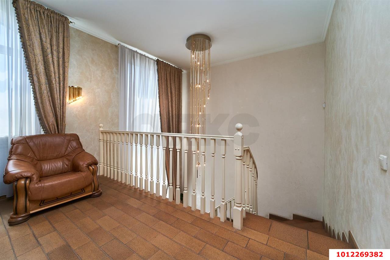 Фото №6: Дом 270&nbsp;м² + 5&nbsp;сот., 3&nbsp;эт. - Краснодар, Западный внутригородской округ, Горогороды, мкр. Центральный, ул. Затонная