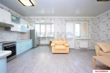 Фото №1: 3-комнатная квартира 75 м², 5/6 эт. - Краснодар, мкр. Музыкальный, ул. имени С.В. Рахманинова, 30