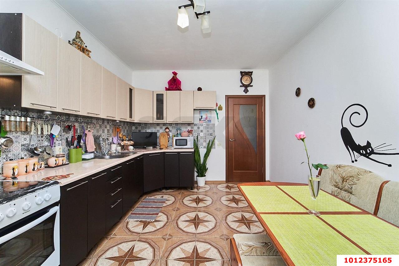 Фото №2: 2-комнатная квартира 64&nbsp;м², 2/3&nbsp;эт. - Краснодар, Прикубанский внутригородской округ, мкр. Музыкальный, ул. Аксайская, 40