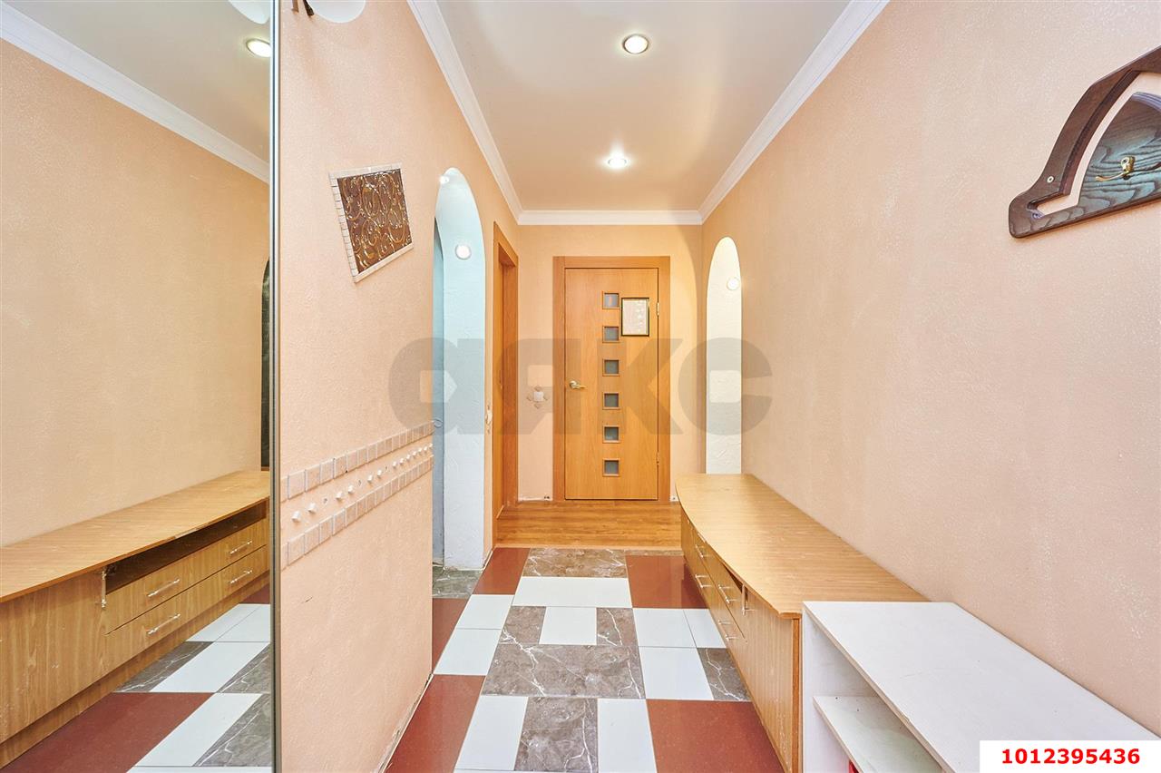 Фото №11: 2-комнатная квартира 60&nbsp;м², 6/6&nbsp;эт. - Краснодар, Прикубанский внутригородской округ, мкр. Музыкальный, ул. имени Сергея Есенина, 94