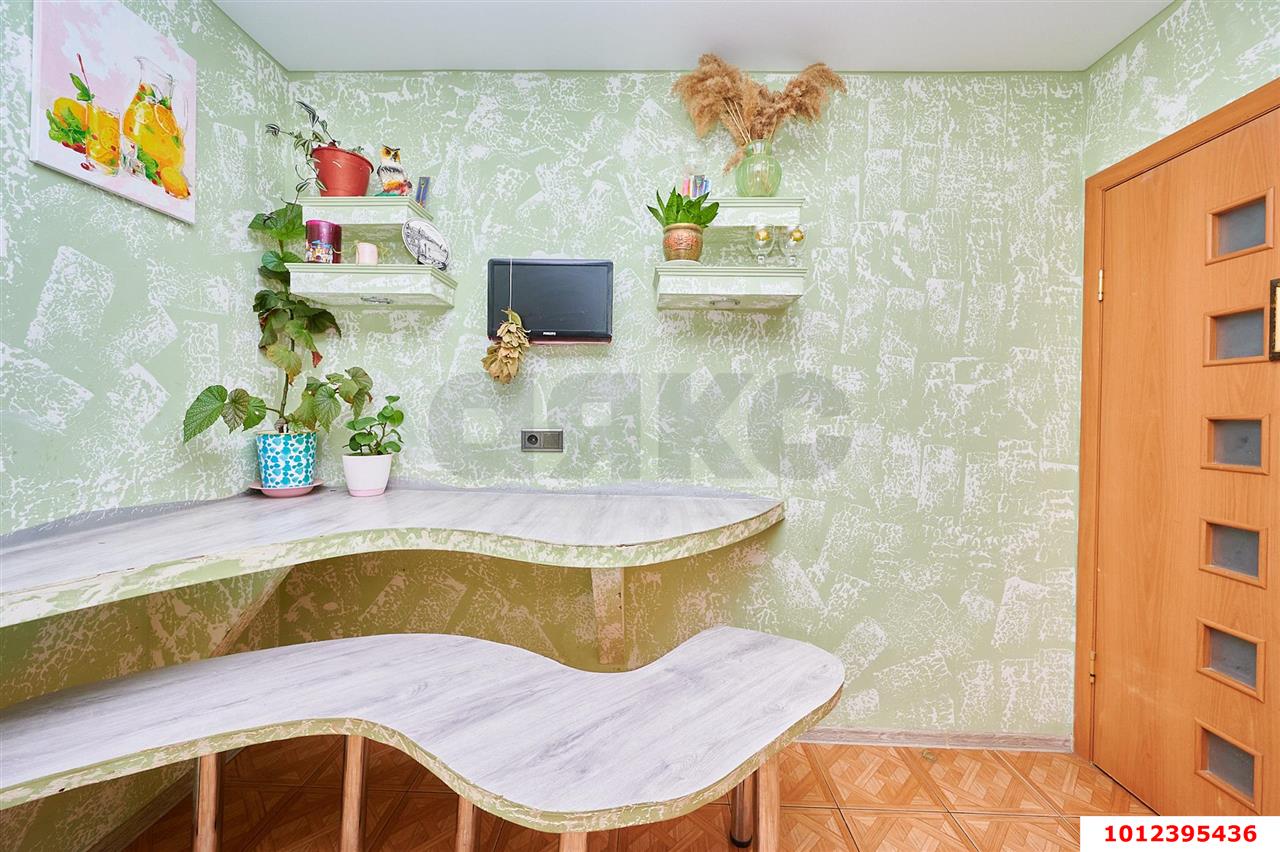 Фото №8: 2-комнатная квартира 60&nbsp;м², 6/6&nbsp;эт. - Краснодар, Прикубанский внутригородской округ, мкр. Музыкальный, ул. имени Сергея Есенина, 94