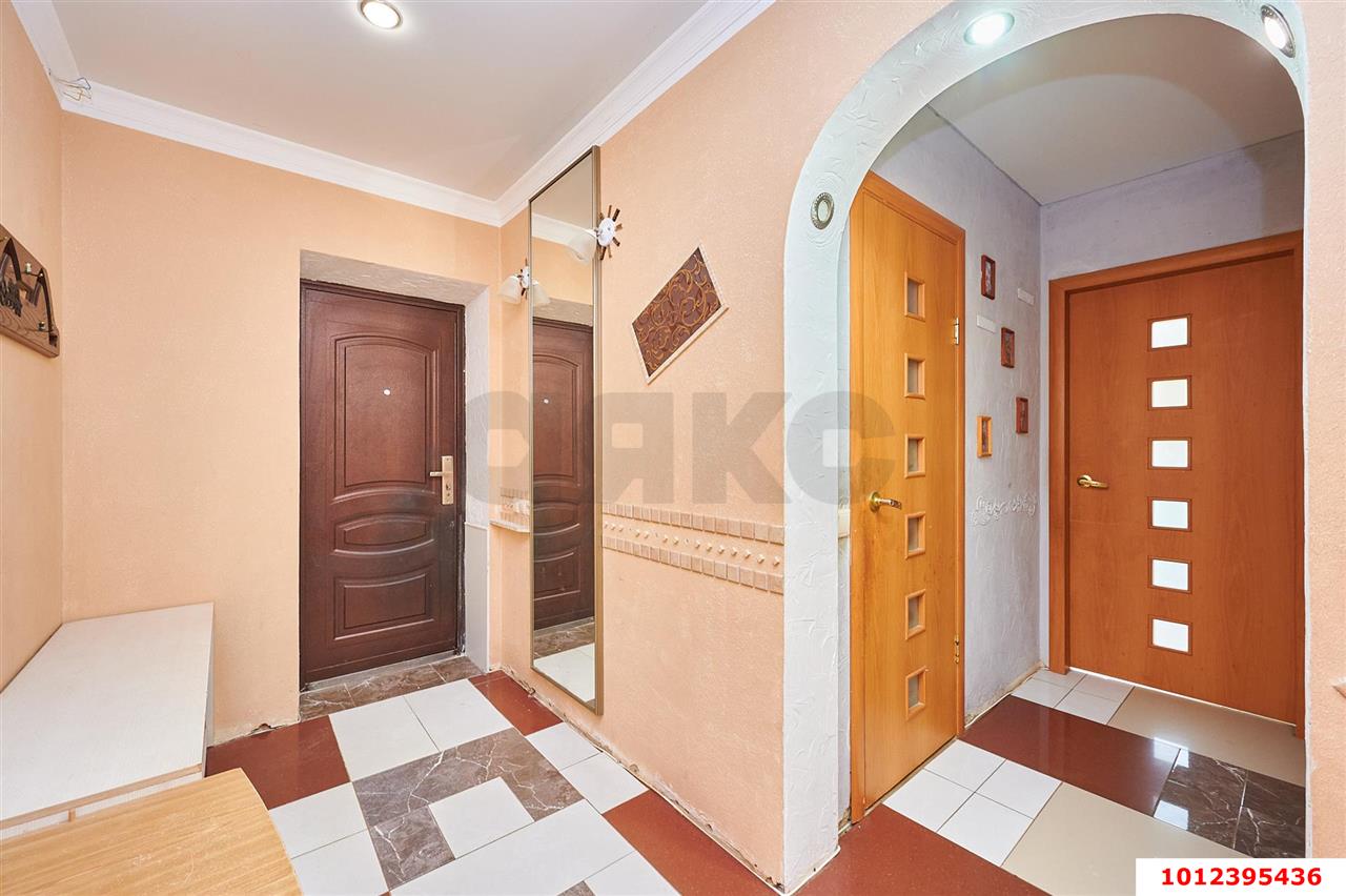 Фото №13: 2-комнатная квартира 60&nbsp;м², 6/6&nbsp;эт. - Краснодар, Прикубанский внутригородской округ, мкр. Музыкальный, ул. имени Сергея Есенина, 94