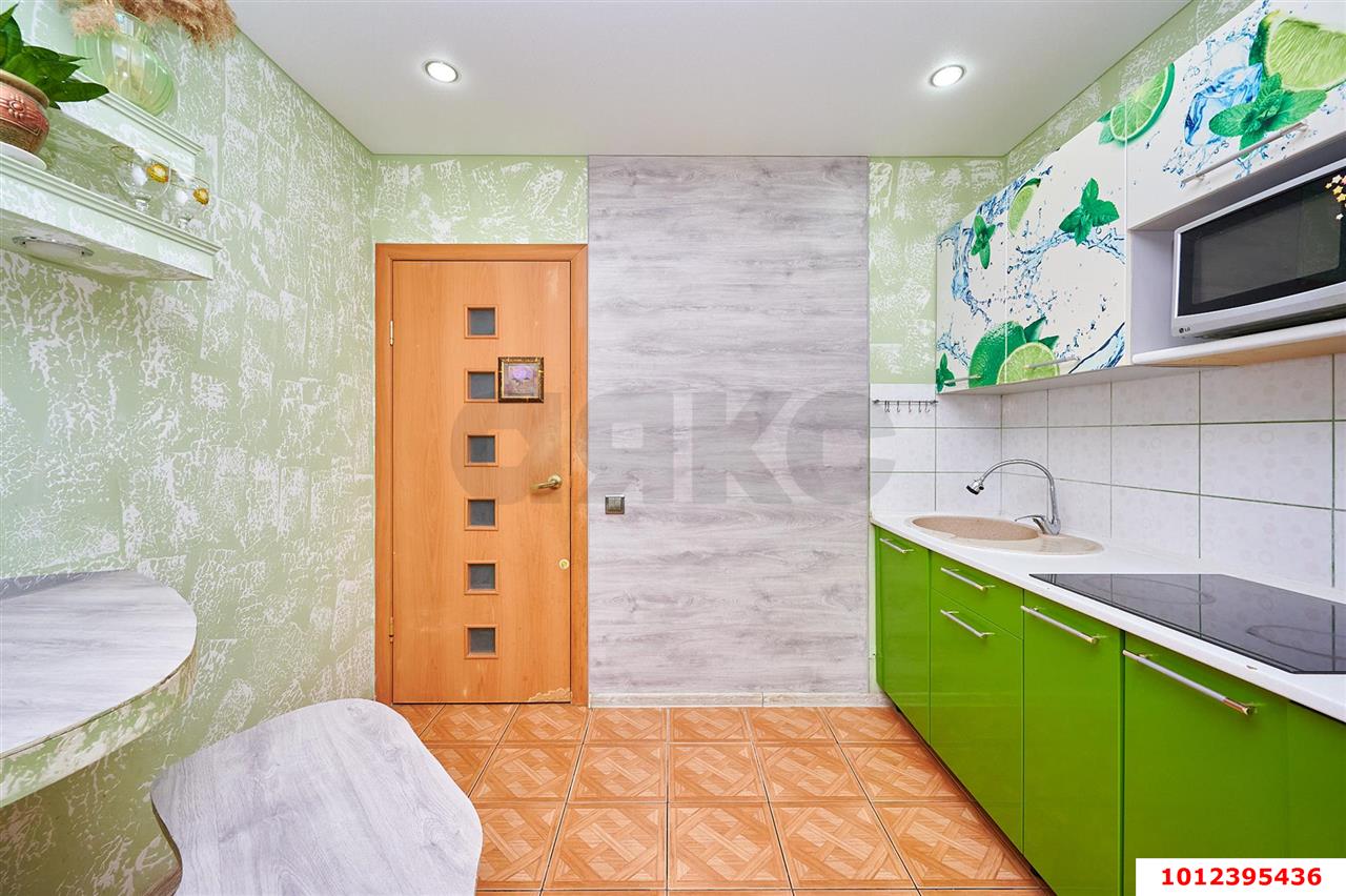 Фото №6: 2-комнатная квартира 60&nbsp;м², 6/6&nbsp;эт. - Краснодар, Прикубанский внутригородской округ, мкр. Музыкальный, ул. имени Сергея Есенина, 94