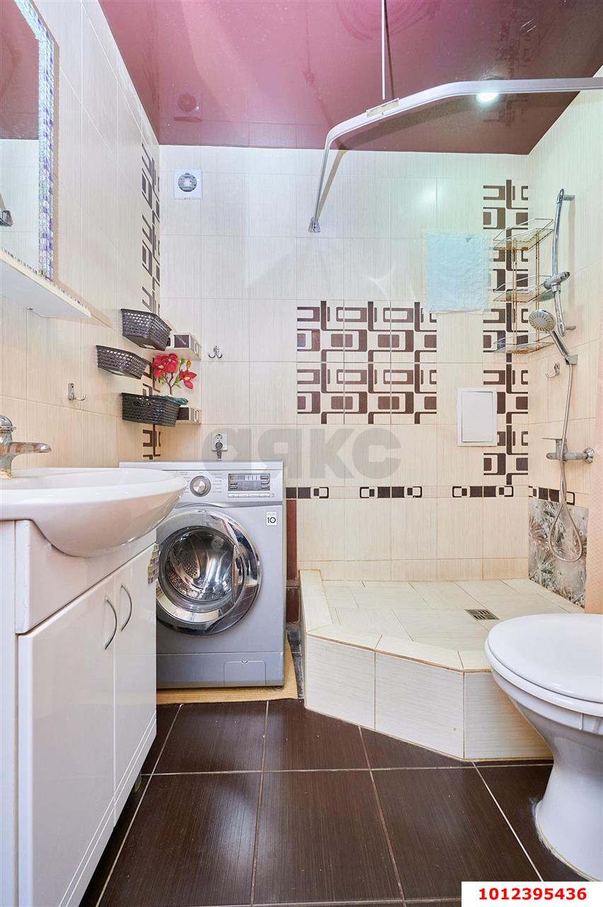 Фото №10: 2-комнатная квартира 60&nbsp;м², 6/6&nbsp;эт. - Краснодар, Прикубанский внутригородской округ, мкр. Музыкальный, ул. имени Сергея Есенина, 94