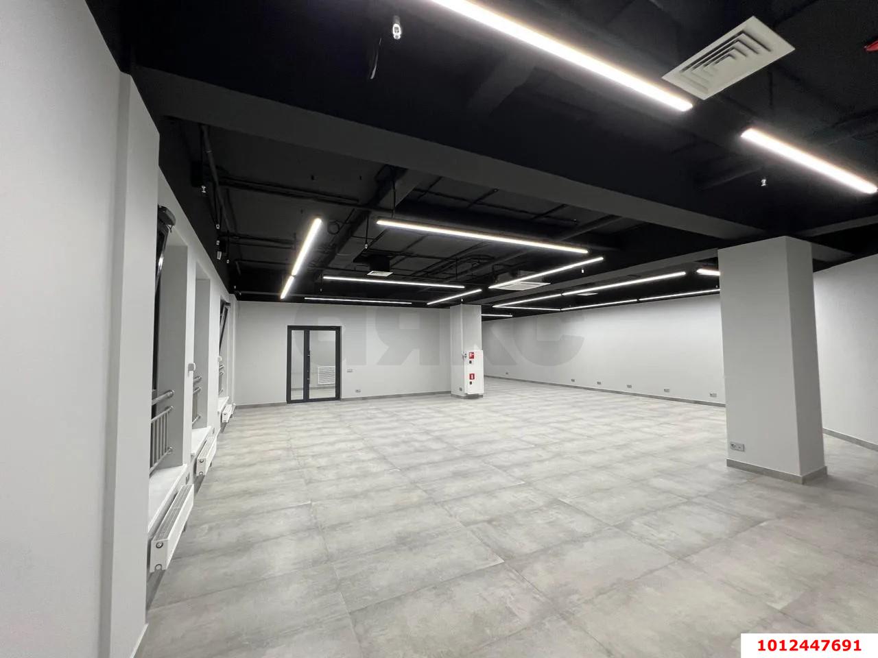 Фото №8: Офисное помещение 220&nbsp;м², 8/13&nbsp;эт. - Краснодар, Прикубанский внутригородской округ, Завод Измерительных Приборов, мкр. ЖК Девелопмент Плаза, ул. имени 40-летия Победы, 33Г