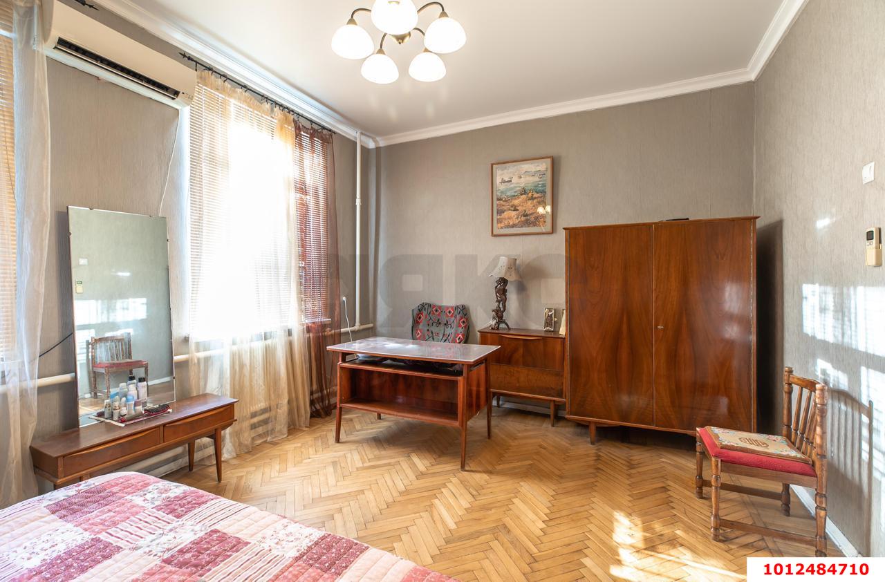 Фото №9: 3-комнатная квартира 155&nbsp;м², 2/3&nbsp;эт. - Краснодар, Центральный внутригородской округ, мкр. Центральный, ул. Красная, 84